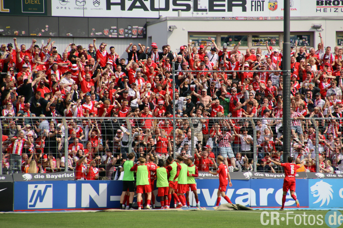 1860-Essen03-05-25-335
