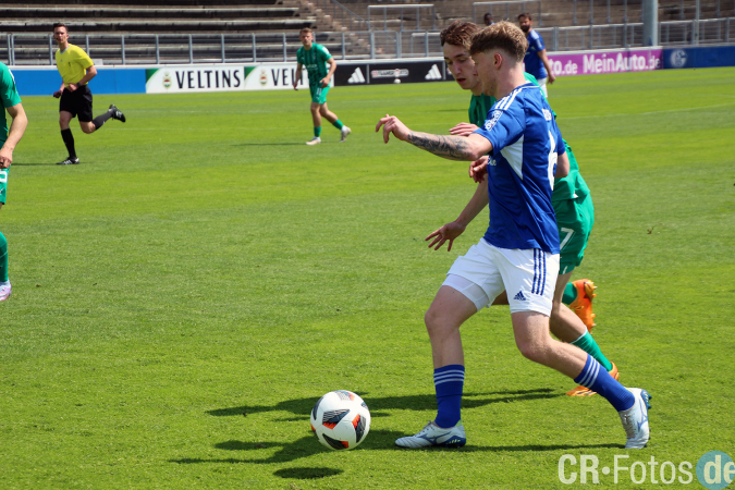 1_SchalkeU23-GladbachU23-95